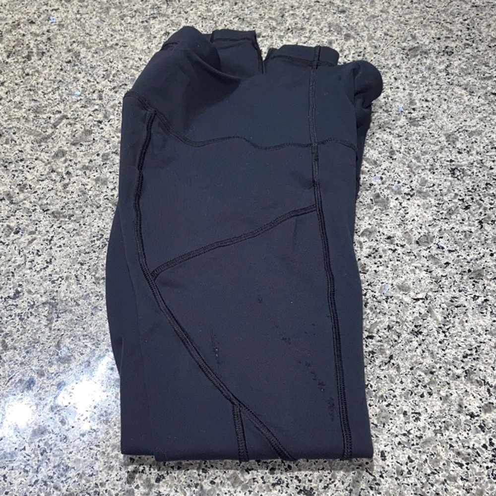*SOLD* Lululemon Black Speed Up Ruffled Leg Pant - Picture 6 of 16